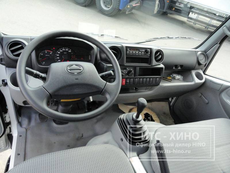 Фото автомобиля HINO 300 Серия шасси